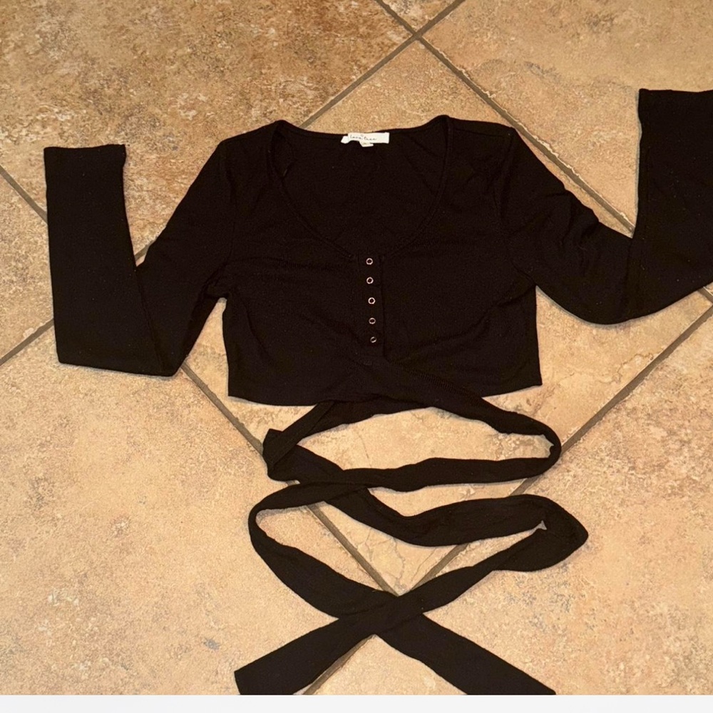 Love Tree Black Buttoned Tie Front top